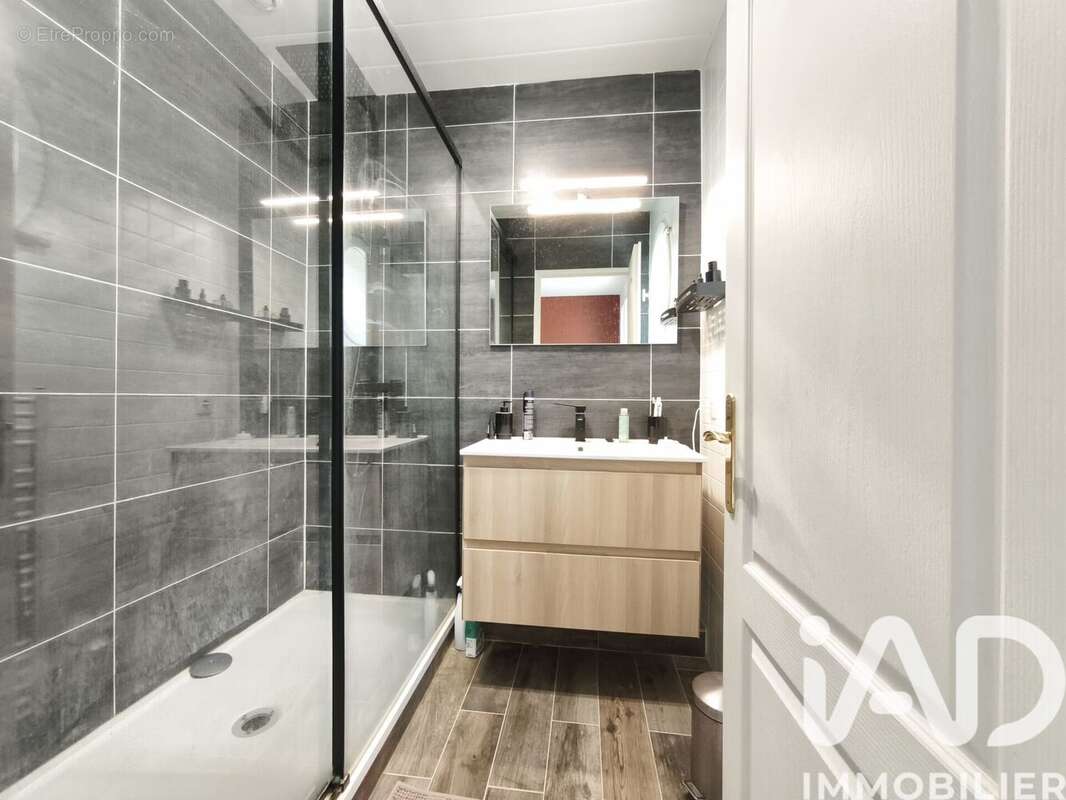 Photo 5 - Appartement à BUSSY-SAINT-GEORGES