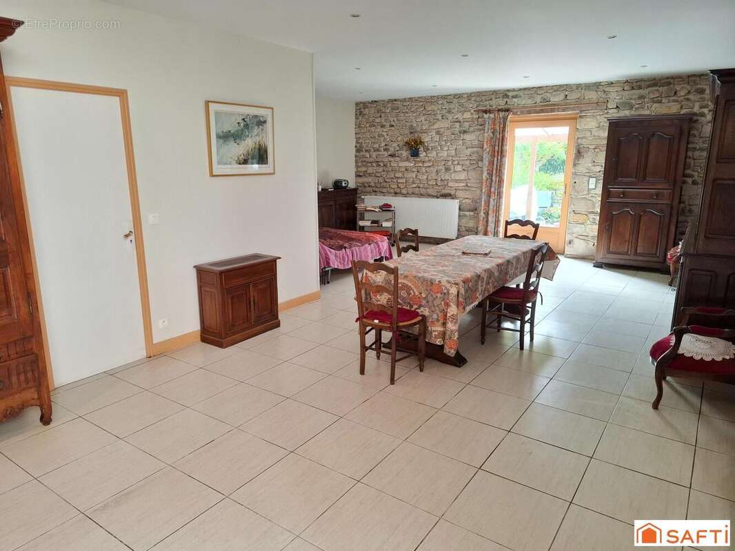 Maison 202 m² à Navarrenx  - photo 7