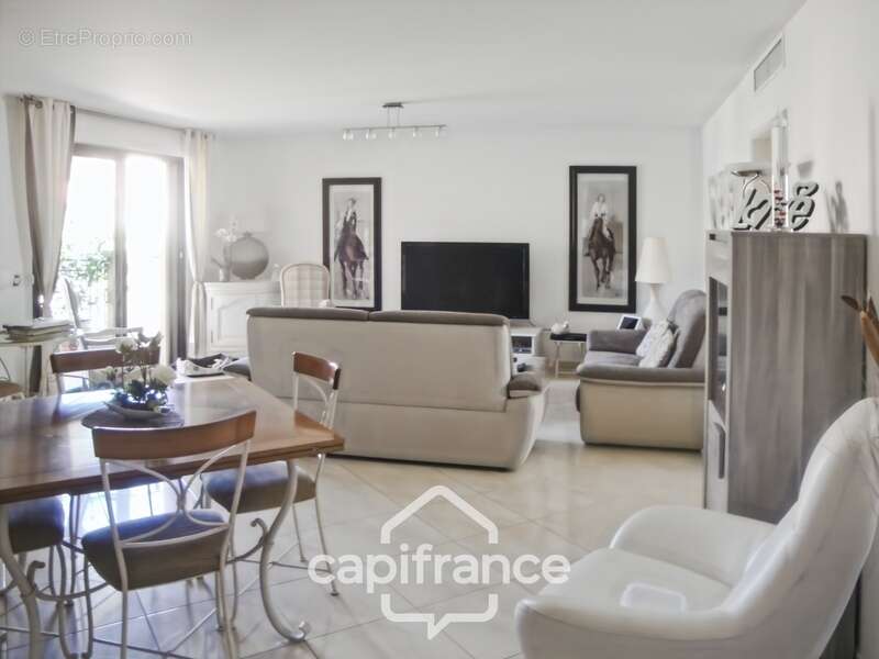 Appartement à HYERES