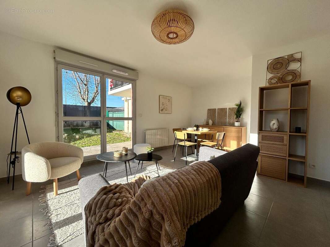   - Appartement à VILLEFRANCHE-SUR-SAONE