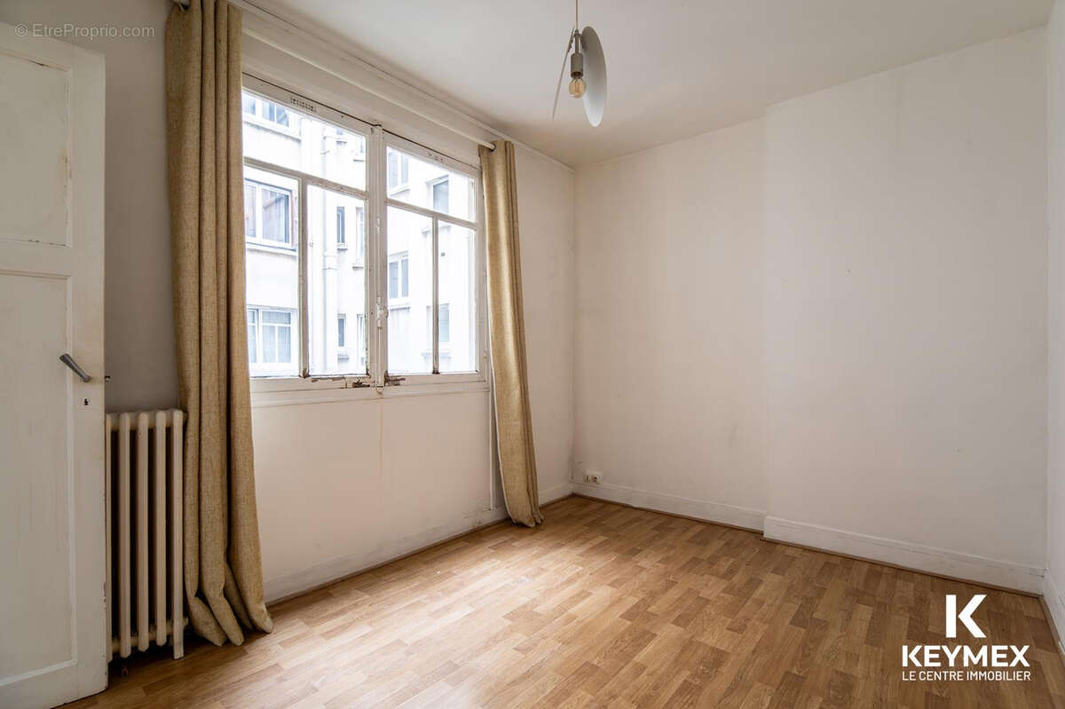 Appartement à PARIS-11E