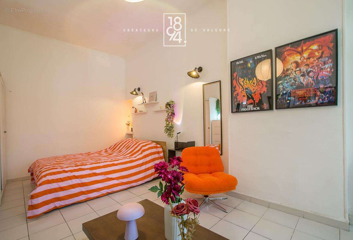 Appartement à MARSEILLE-4E