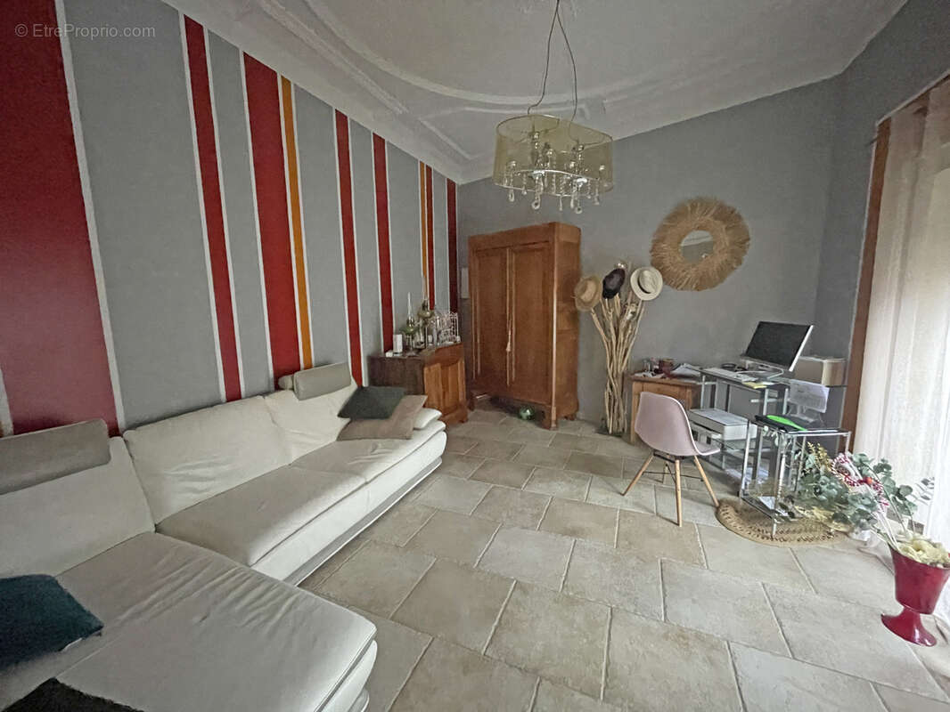 Maison à BELLEGARDE