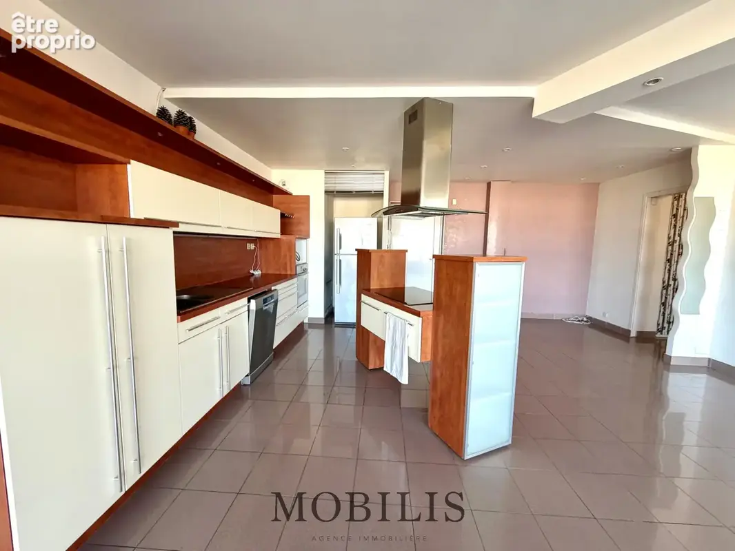 Belle vue ! grand pavois : beau type 3 de 82m2 avec parking - photo 3