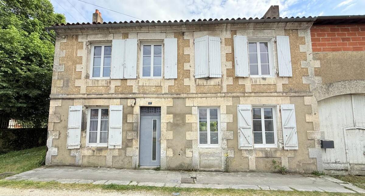 Maison à LA ROCHEFOUCAULD