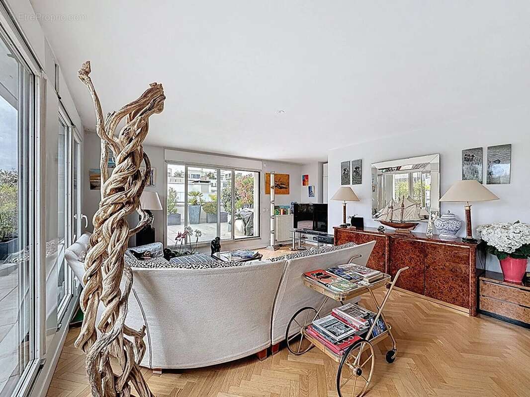 Appartement à LEVALLOIS-PERRET