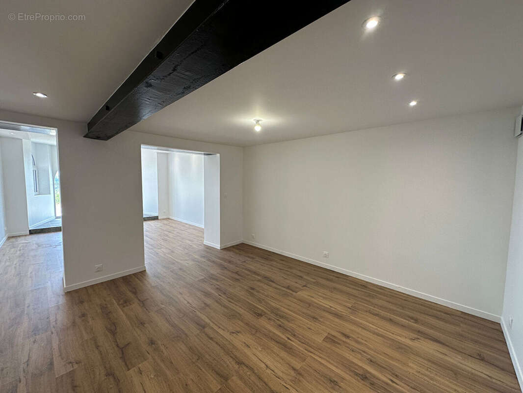 Appartement à MONT-SAINT-AIGNAN