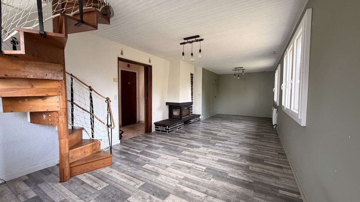 Maison à BRIIS-SOUS-FORGES