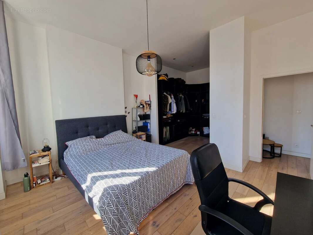 Appartement à MARSEILLE-6E