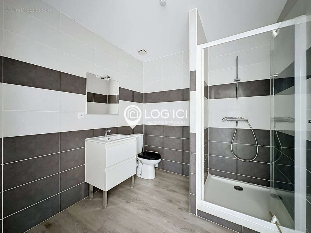 Appartement à NAY
