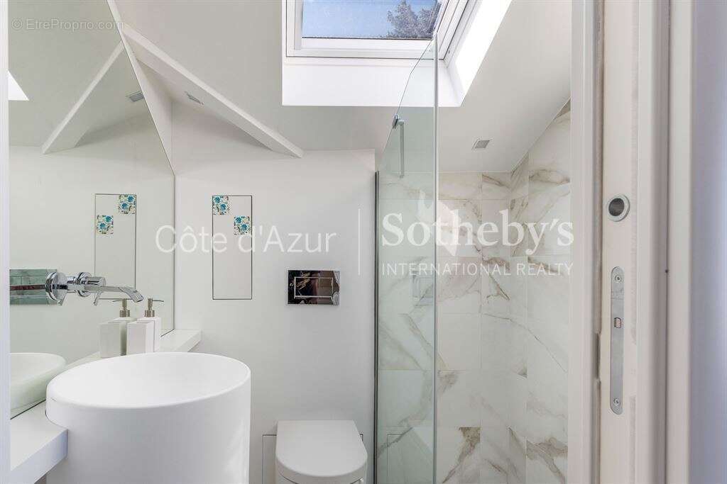 Appartement à ROQUEBRUNE-CAP-MARTIN