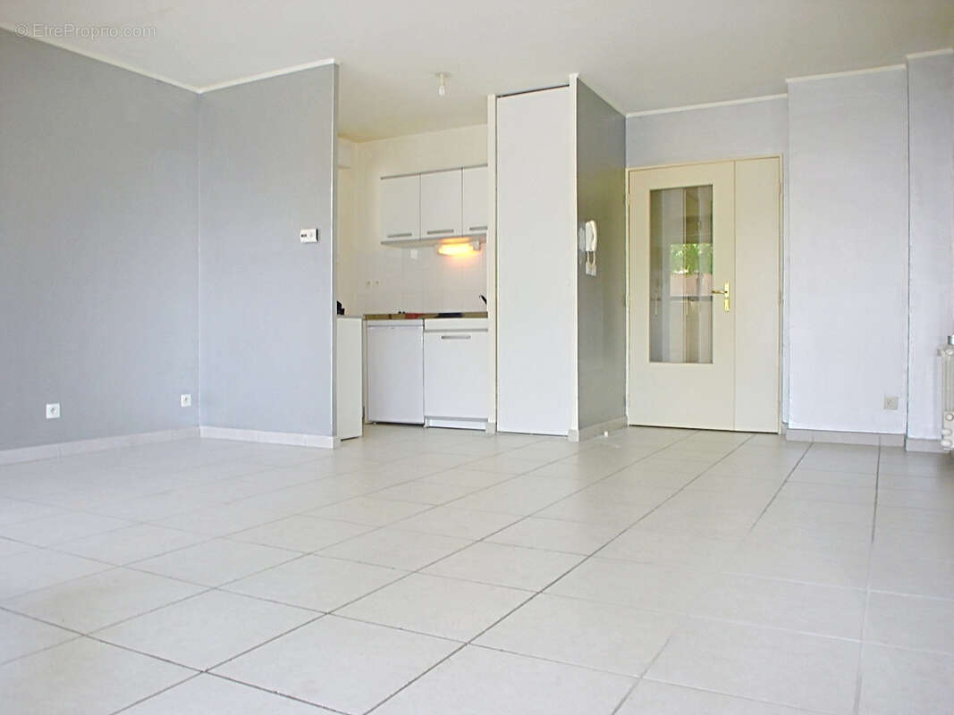 Appartement à MEYZIEU