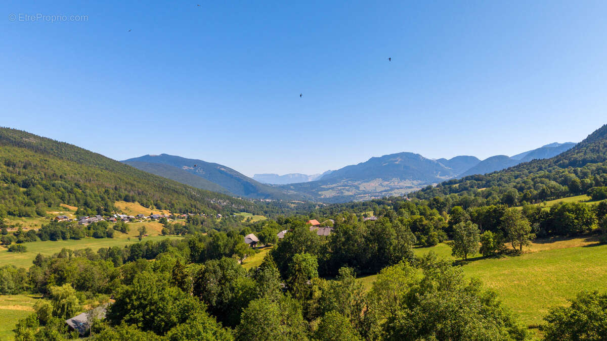 Le Noyer - Ferme rénovée de caractère - potentiel de 336m2 habitable - 2.630m2 de terrain plat - photo 5