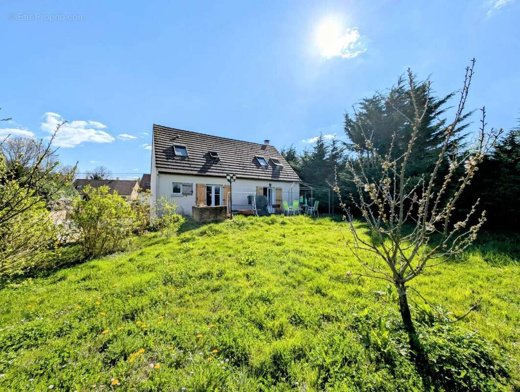 Maison à LIZY-SUR-OURCQ