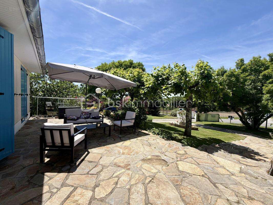 Maison familiale de 170 m² avec piscine, sous-sol complet et terrain arboré de 2 570 m² - 87220 Eyjeaux - photo 2