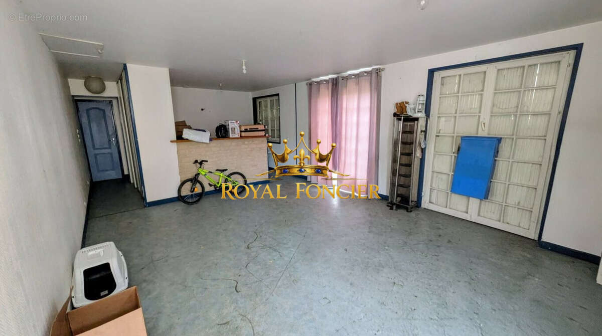 Maison en fond de coure - Appartement à DANGE-SAINT-ROMAIN