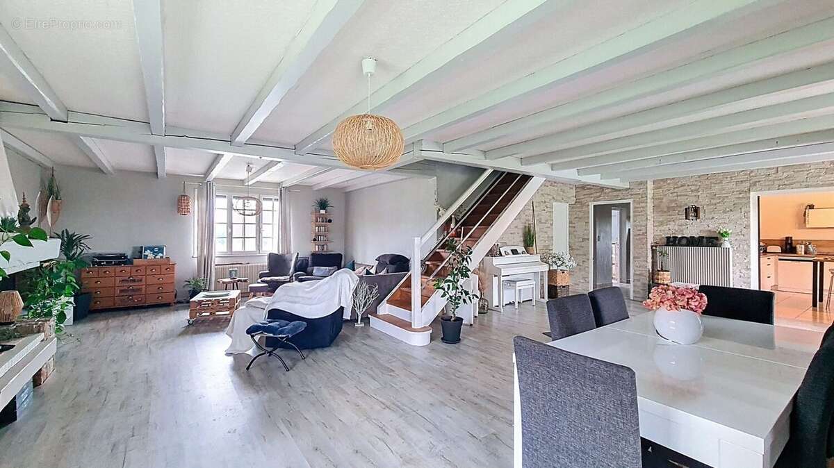 Maison à CUSSEY-SUR-L'OGNON