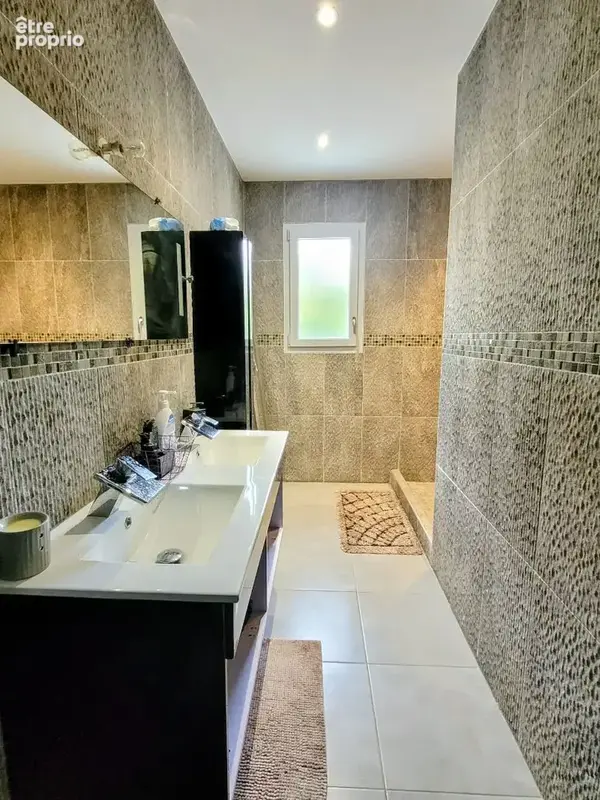 LE PUY coteau Recherché: Maison récente 269 m² sur 560 m² de terrain - photo 6