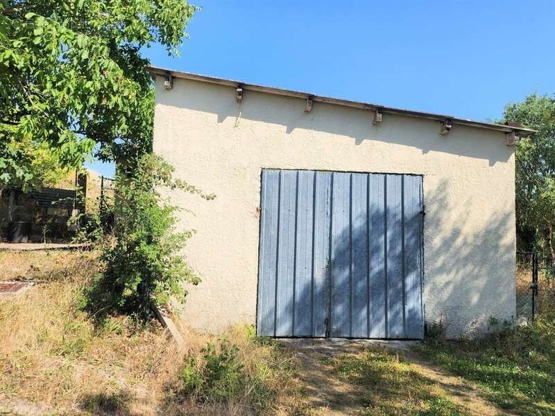 Maison de plain pied à rénover en partie - 3 pièces - avec jardin et dépendances - à MONTAIGU DE QUERCY (82) - photo 17