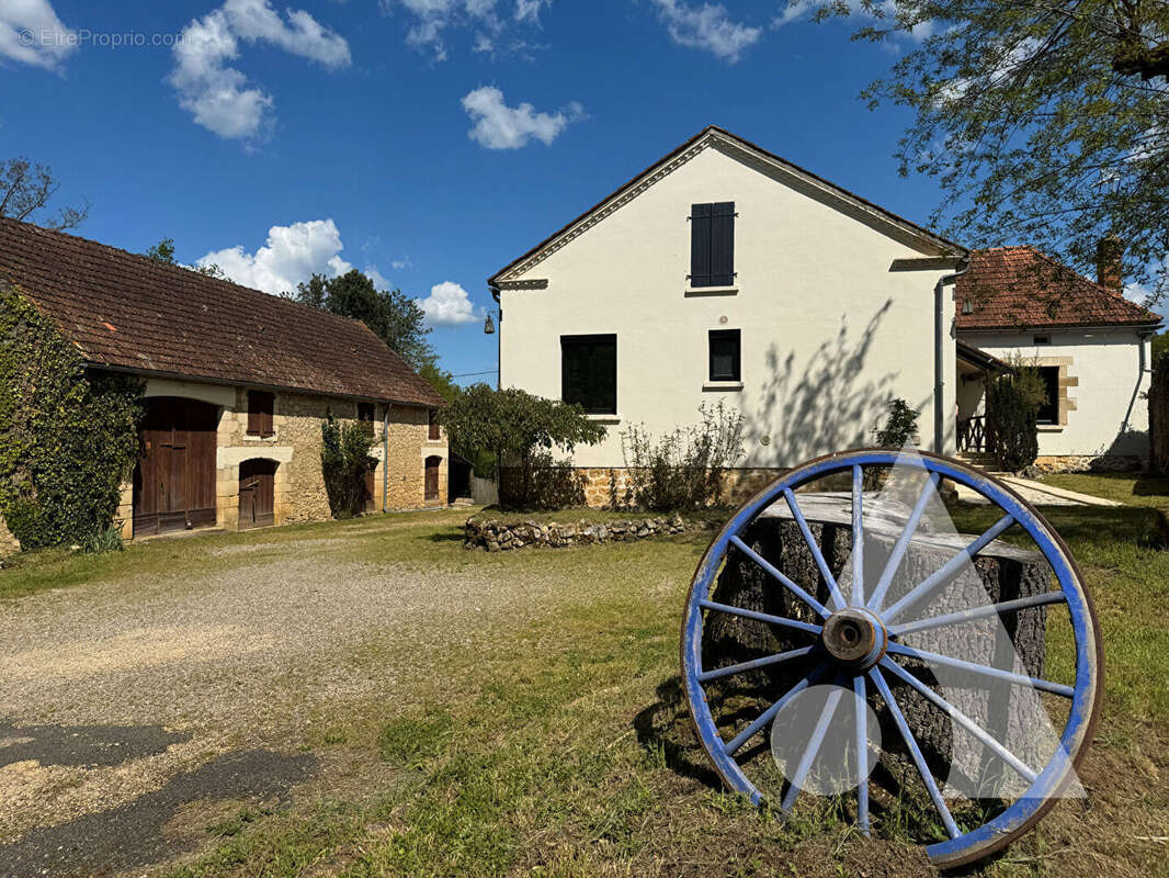 Maison à MILHAC