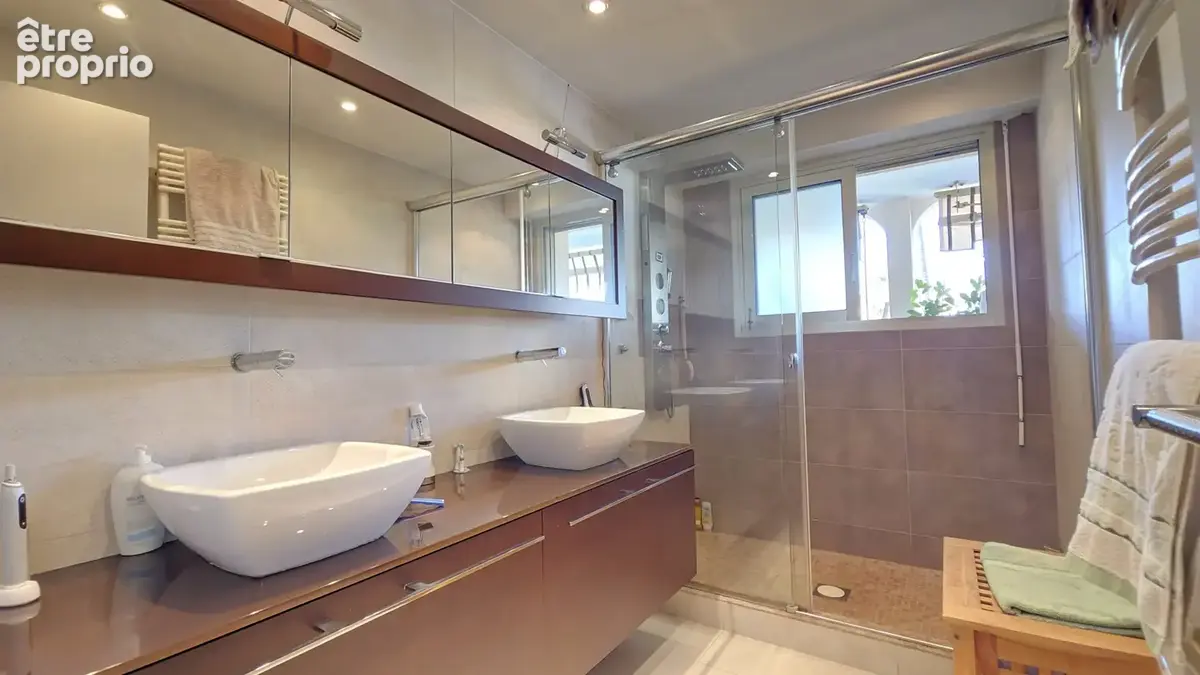 CANNES à vendre 3 pièces vue mer de 76 m2 en dernier étage avec 54 m2 de terrasses cave et 2 parkings sous-sol - photo 15