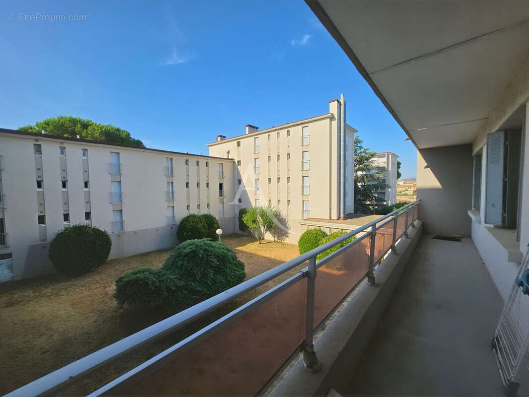 Appartement 87 m² - 3 chambres - Terrasse et cellier et parking - photo 6