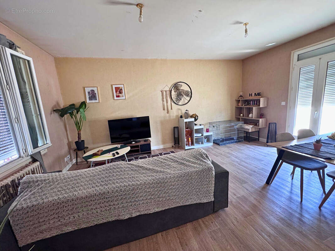 Exclusivité - immeuble de rapport à lanester - 6 appartements et 1 local commercial - photo 3