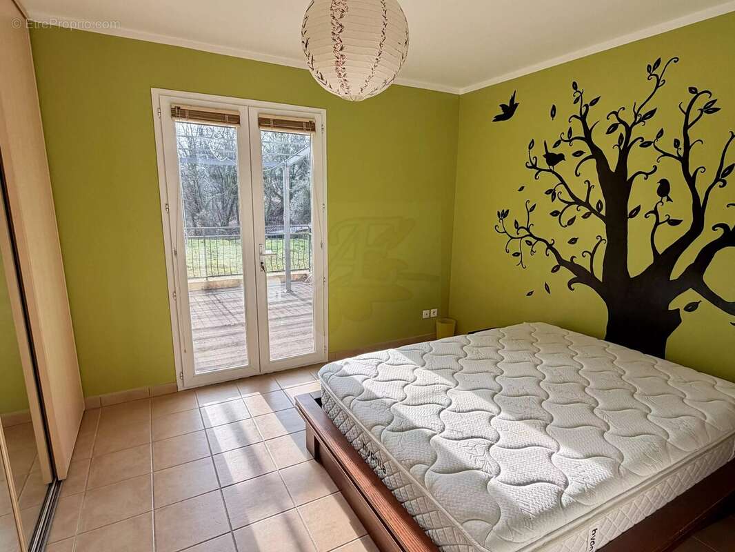 Maison à BAGNOLS-EN-FORET