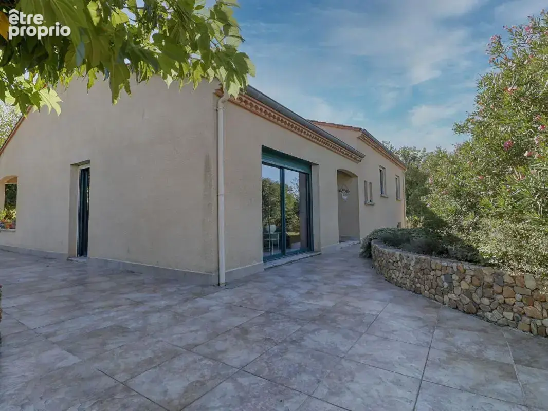 Maison familiale 4 chambres avec jardin, garage et terrain piscinable - photo 1