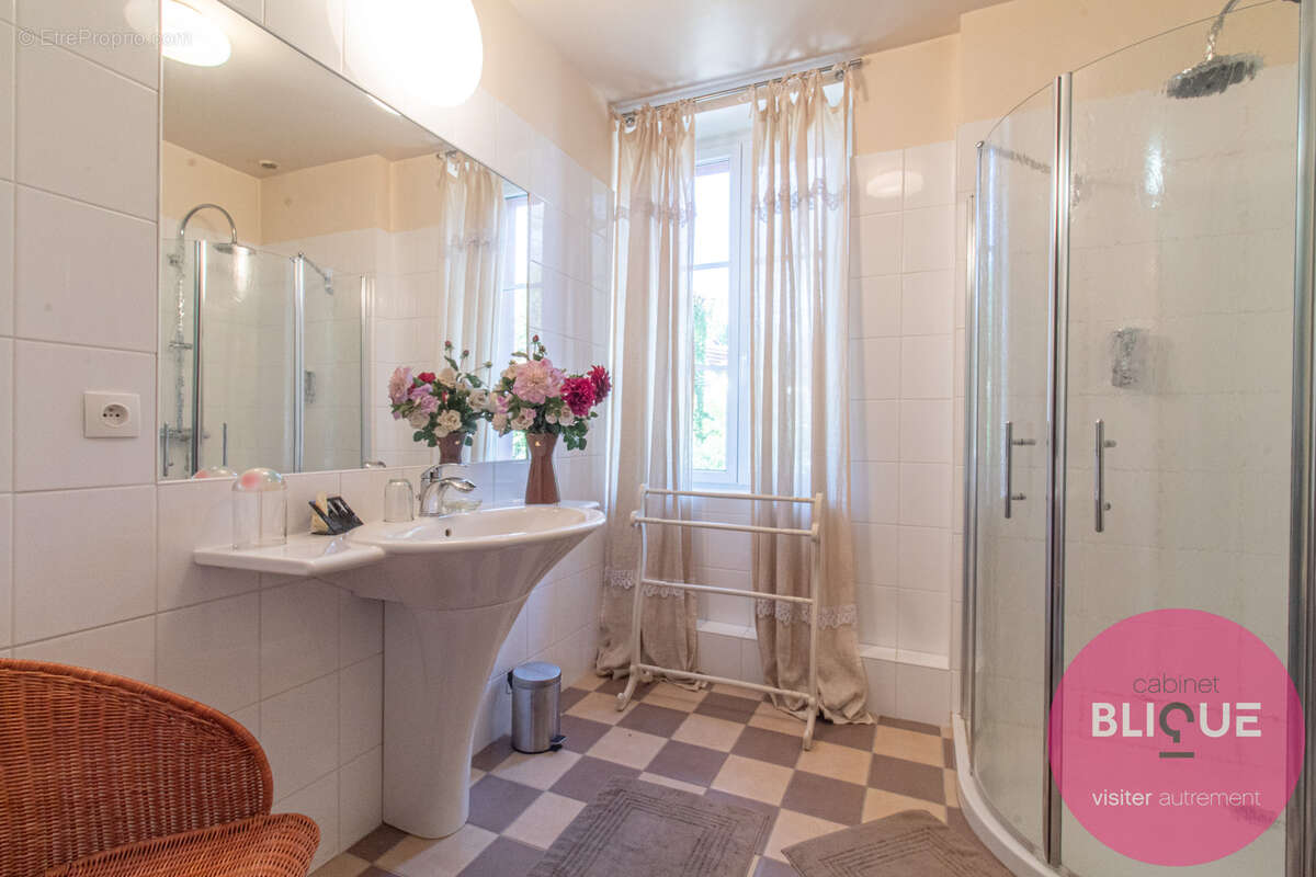 Maison à DOMEVRE-SUR-VEZOUZE