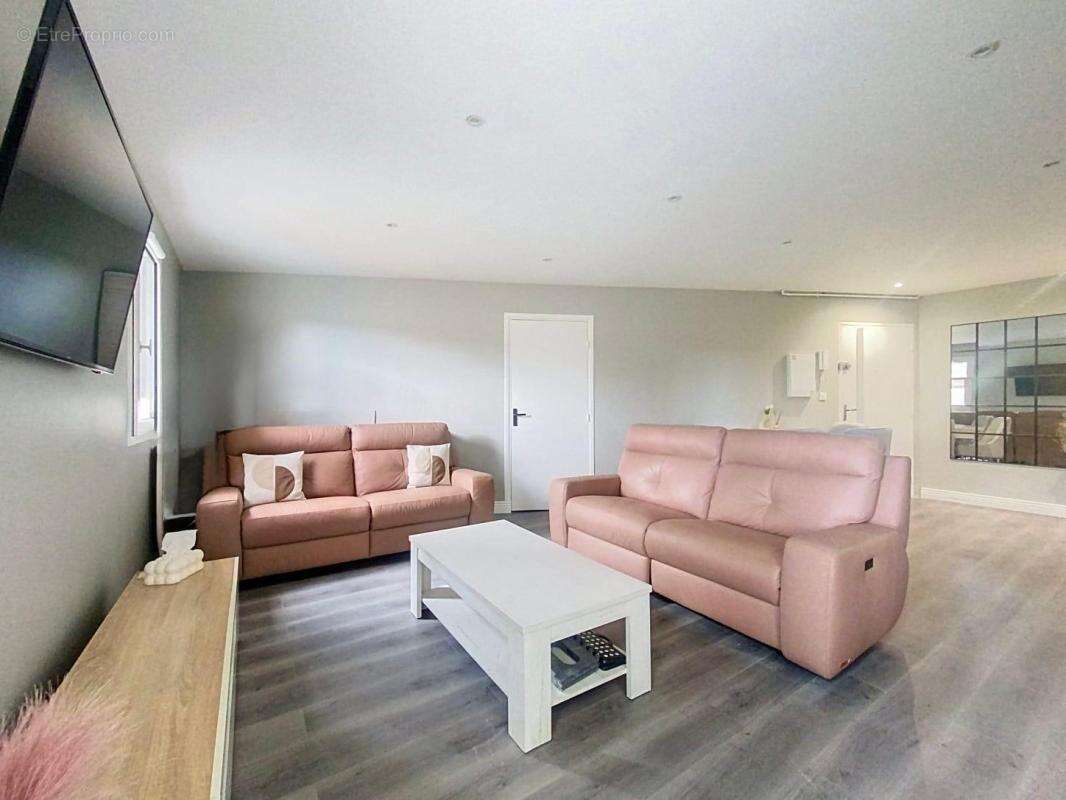 Appartement à SAINT-GENIS-LAVAL