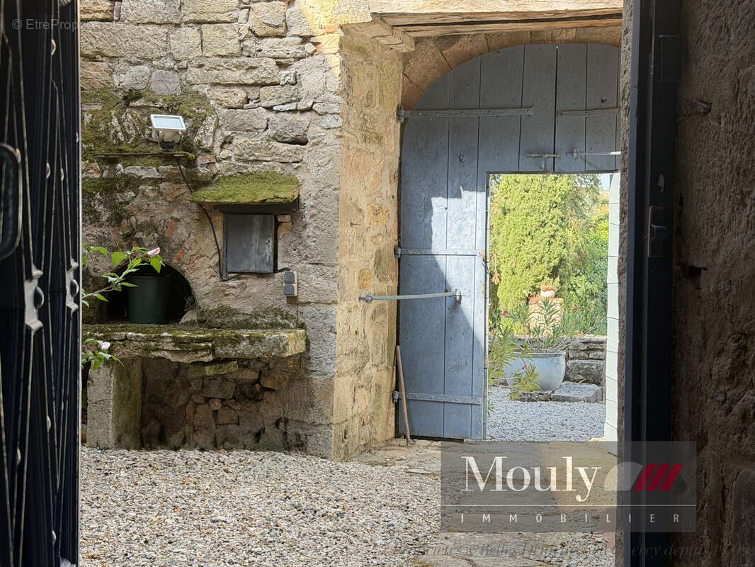 Chateau  avec vue exceptionnelle sur le lot - photo 2