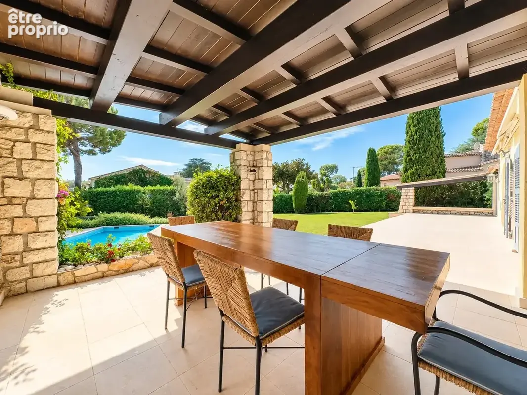 Spacieuse villa avec jardin plat et piscine - photo 3