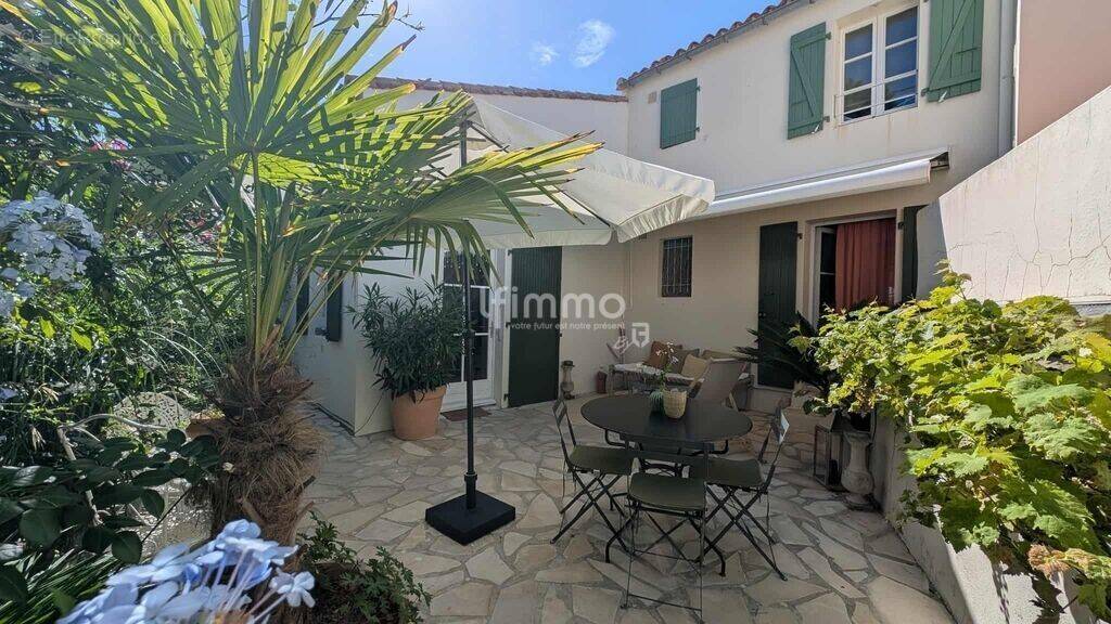 Appartement à SAINT-MARTIN-DE-RE