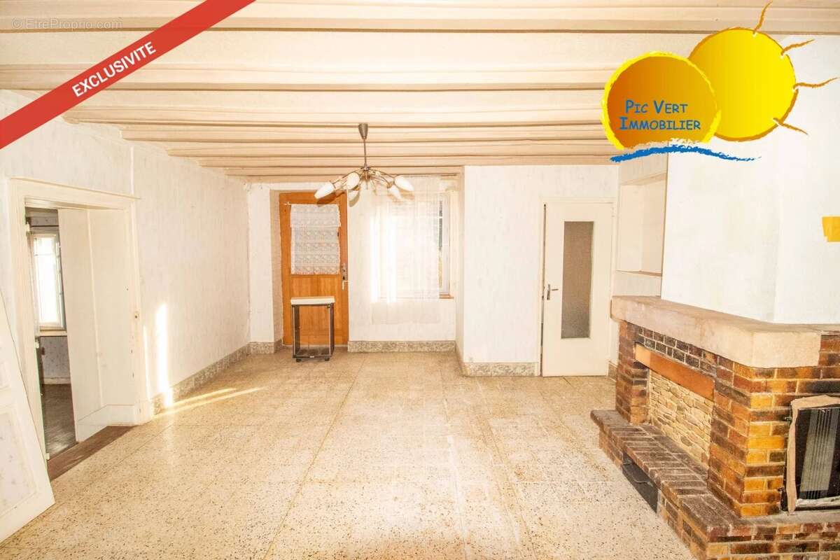 Longère à rénover avec terrain constructible de 6 382 m² - photo 9