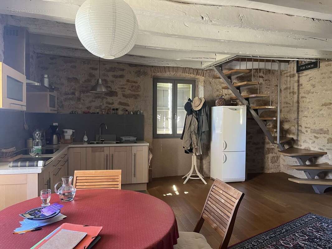PROCHE FIGEAC – Authentique maison quercynoise en pierre de plain-pied avec grange - photo 7