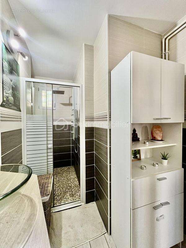 Appartement à LE PONT-DE-CLAIX