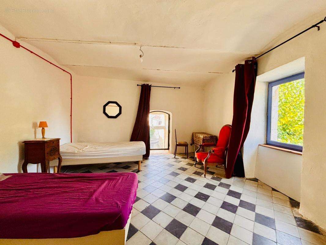 Maison à GROSPIERRES