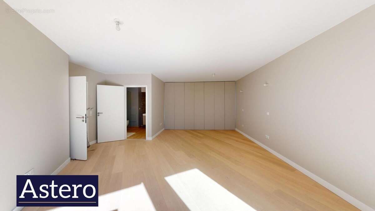 Appartement à VILLE-D'AVRAY