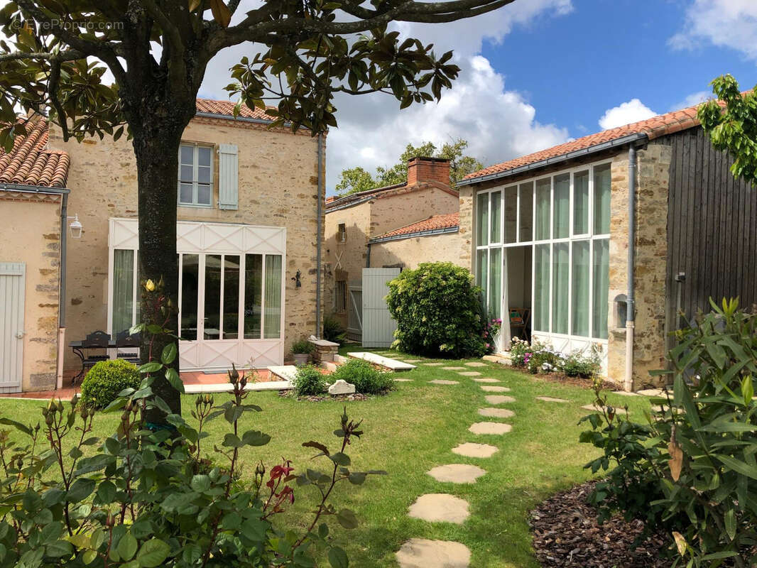 Maison à TALMONT-SAINT-HILAIRE