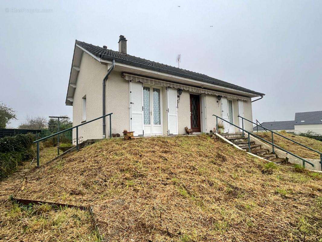 Maison à NOGENT-SUR-VERNISSON