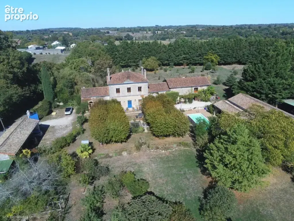 Superbe Ancien Prieuré Bien Rénové Avec Piscine, Mares et Parc Clos - photo 47