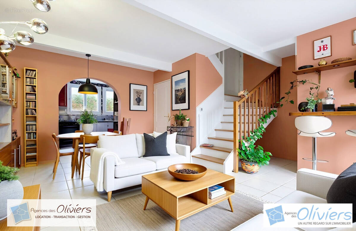 Maison à VOISINS-LE-BRETONNEUX