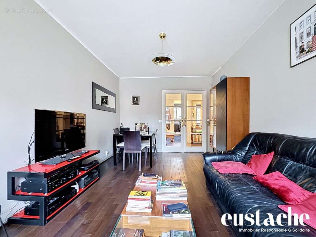 Appartement à PARIS-17E