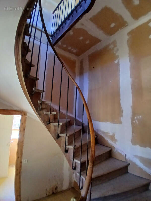 Maison à SAINT-LEGER-DE-FOUGERET