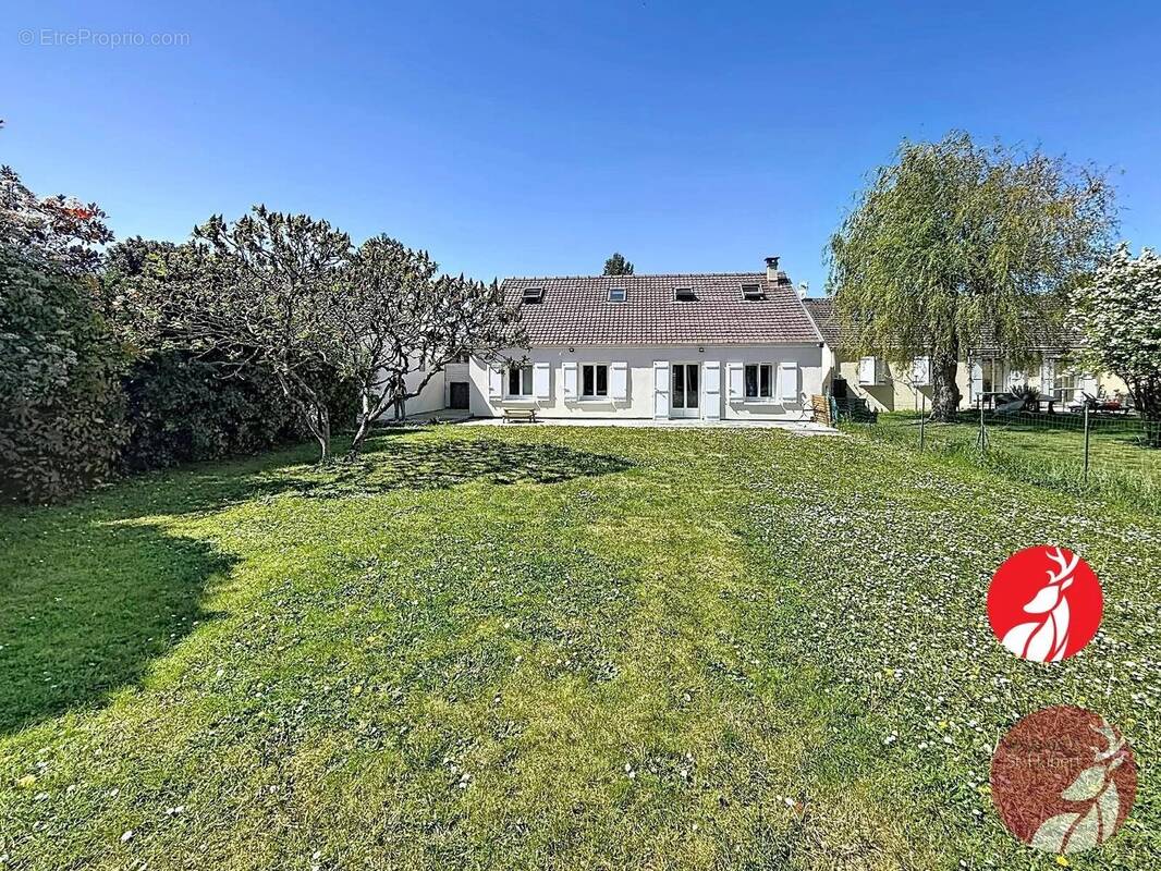 Maison à LA CHAPELLE-LA-REINE