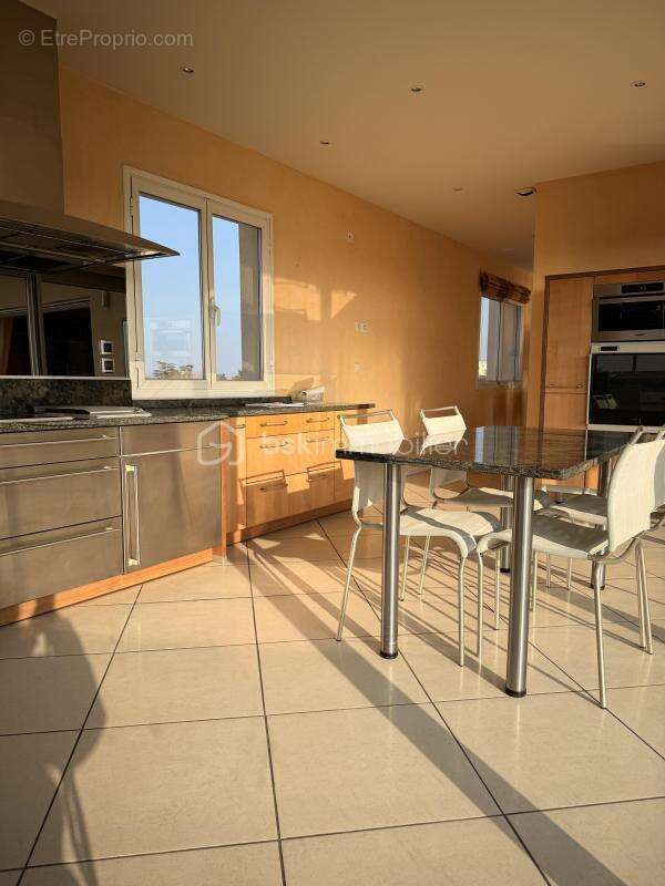 Appartement à ROMANS-SUR-ISERE