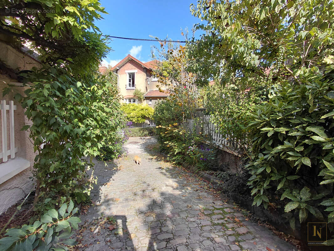 Maison à PARIS-19E