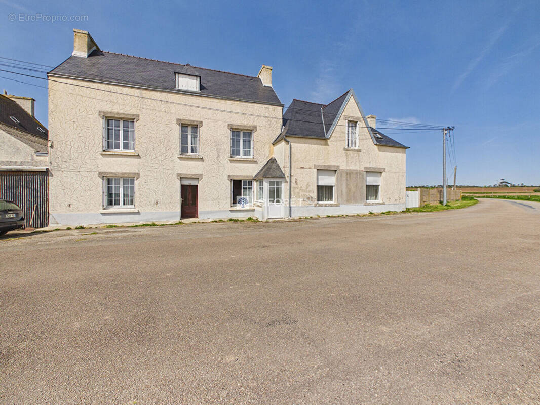 Maison à PLOZEVET