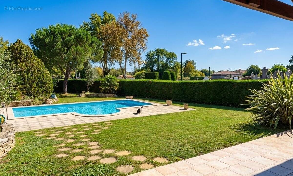  Maison de plain-pied 158 m² – Piscine 5x10 – Terrain 1500 m² – Cœur de village – Brax (31) - photo 1